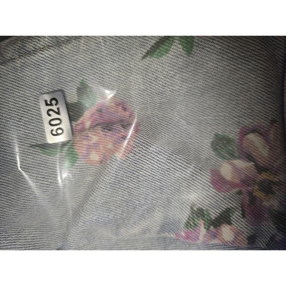 NWOT Wild Fable Medium Cropped Denim Jean Top Vest Floral - Picture 9 of 9